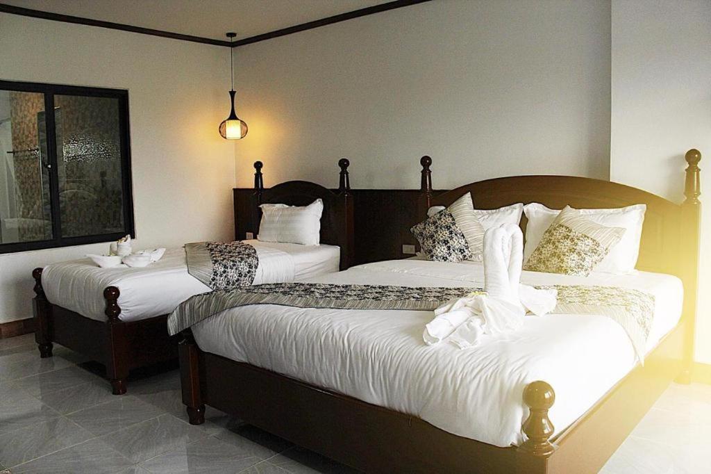 Thavisouk Riverside Hotel Vang Vieng Ngoại thất bức ảnh