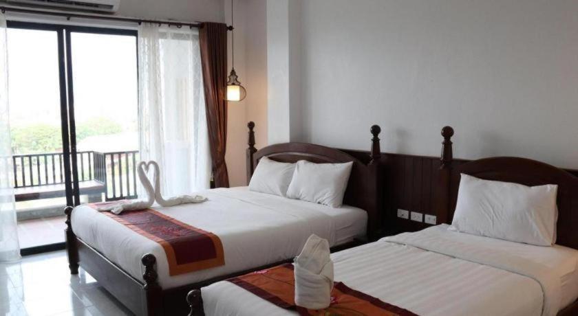 Thavisouk Riverside Hotel Vang Vieng Ngoại thất bức ảnh